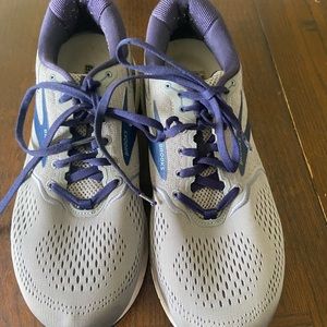Brooks beast sizes 11.5